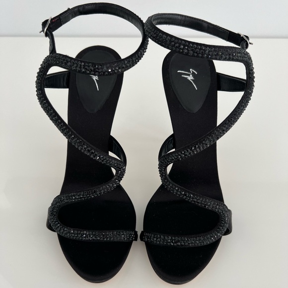 GIUSEPPE ZANOTTI BLACK SATIN CRYSTAL STUNNING SANDALS SIZE IT 37.5 / US 7.5 NEW! - Picture 4 of 17
